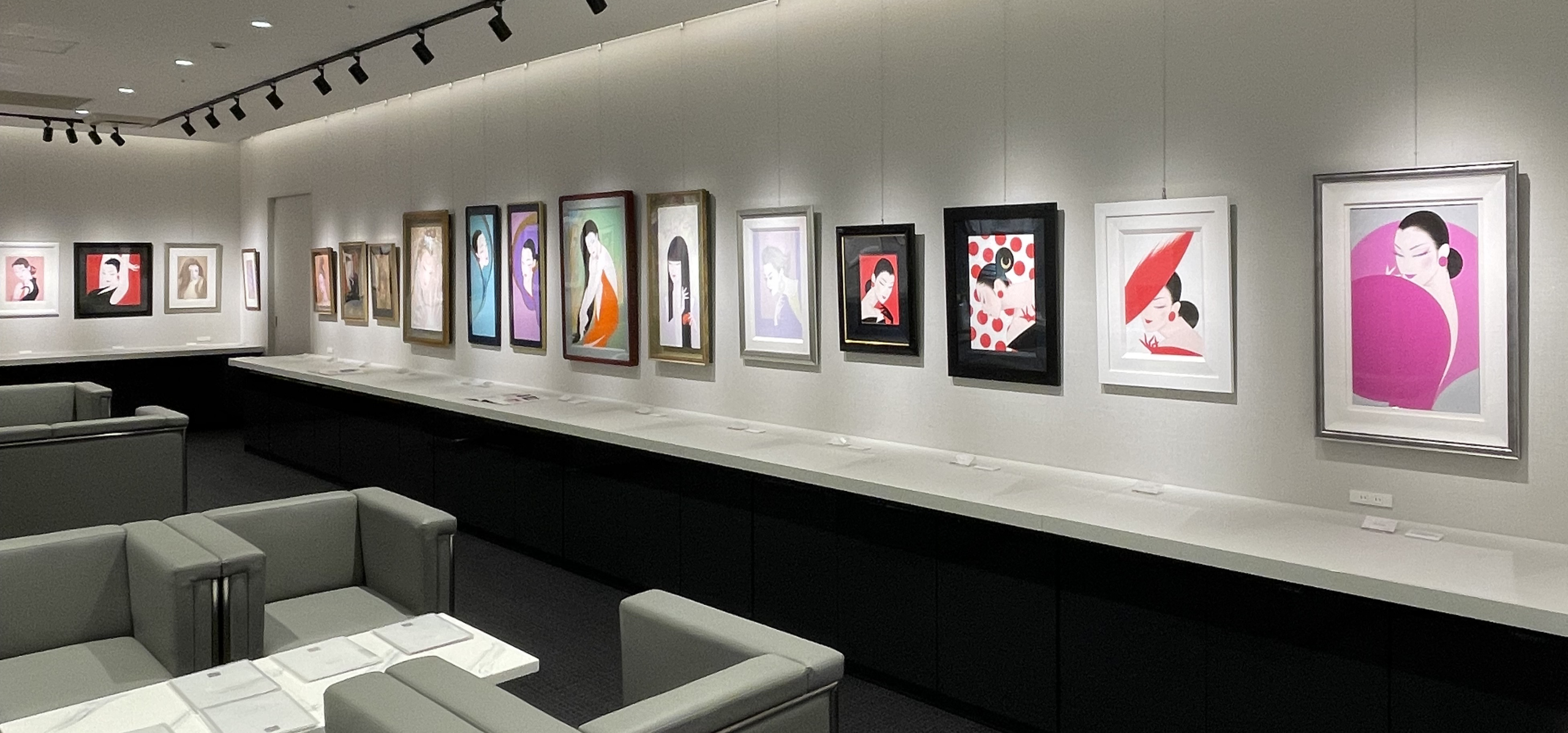 福岡三越展：鶴田一郎ミューズとの再会（2023年2月）美術画廊展示室内
