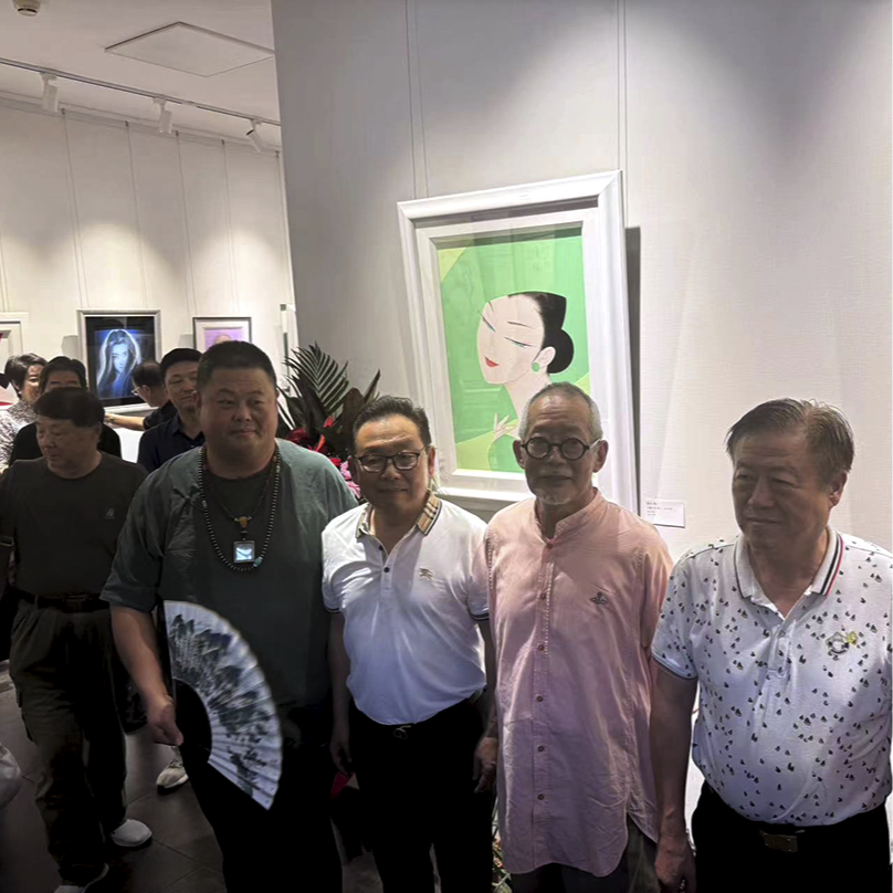 「鶴田一郎美人画展 ミューズとの再会」福岡三越 4階美術画廊：入口正面の壁面展示
